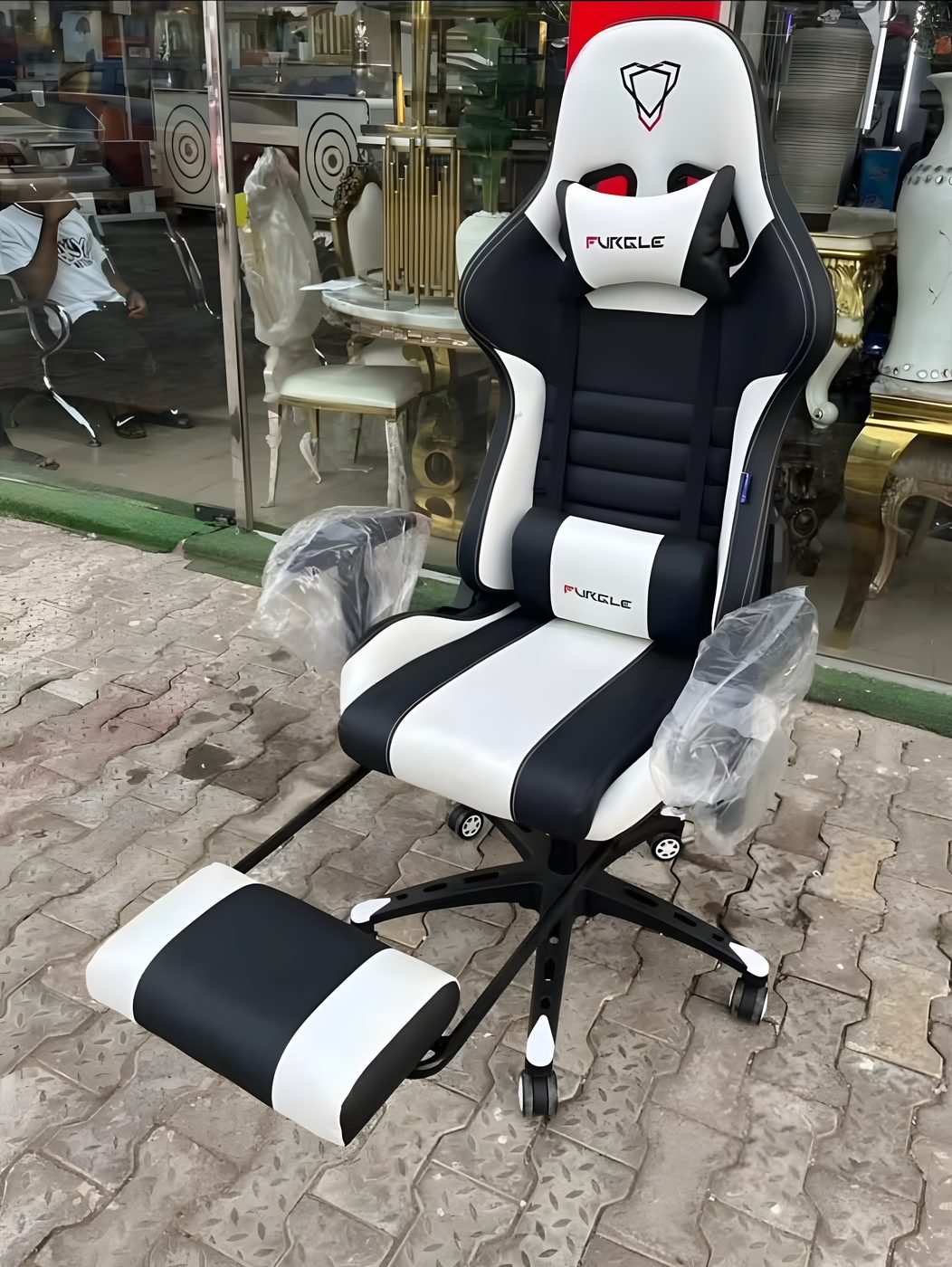 Gaming Chair (White & Black)