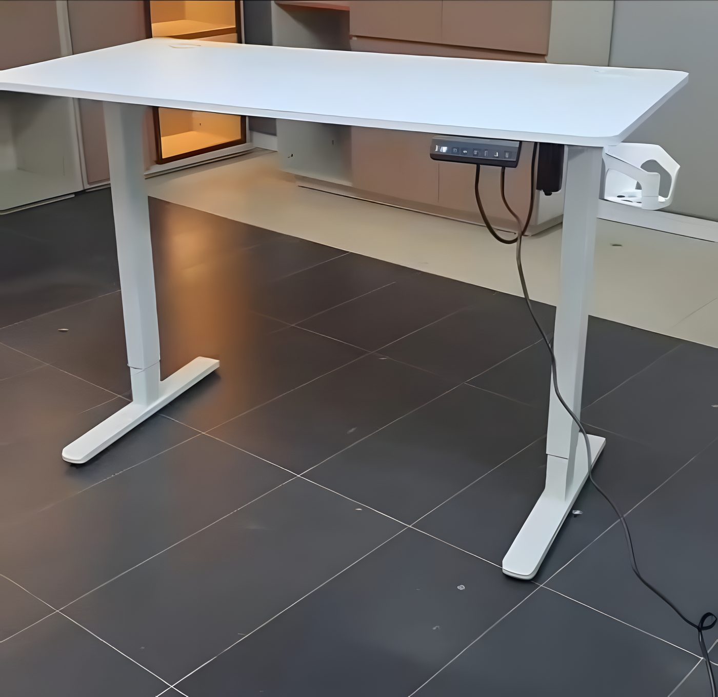 Electric Standing Desk (White)